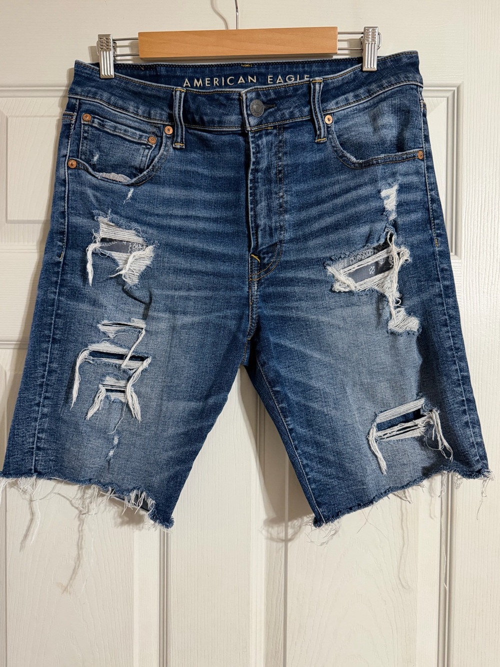 American Eagle Men's 34”Distressed Air Flex Denim Jean Shorts
